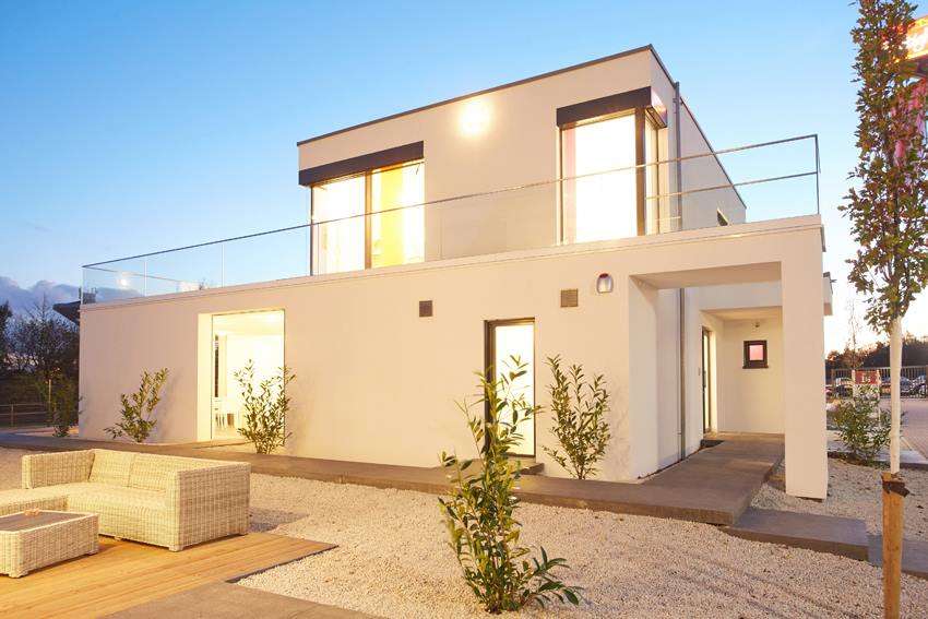 Ein Traum in Weiß! Lichtdurchflutetes Domizil im Bauhaus-Stil, Exklusives Baugrundstück