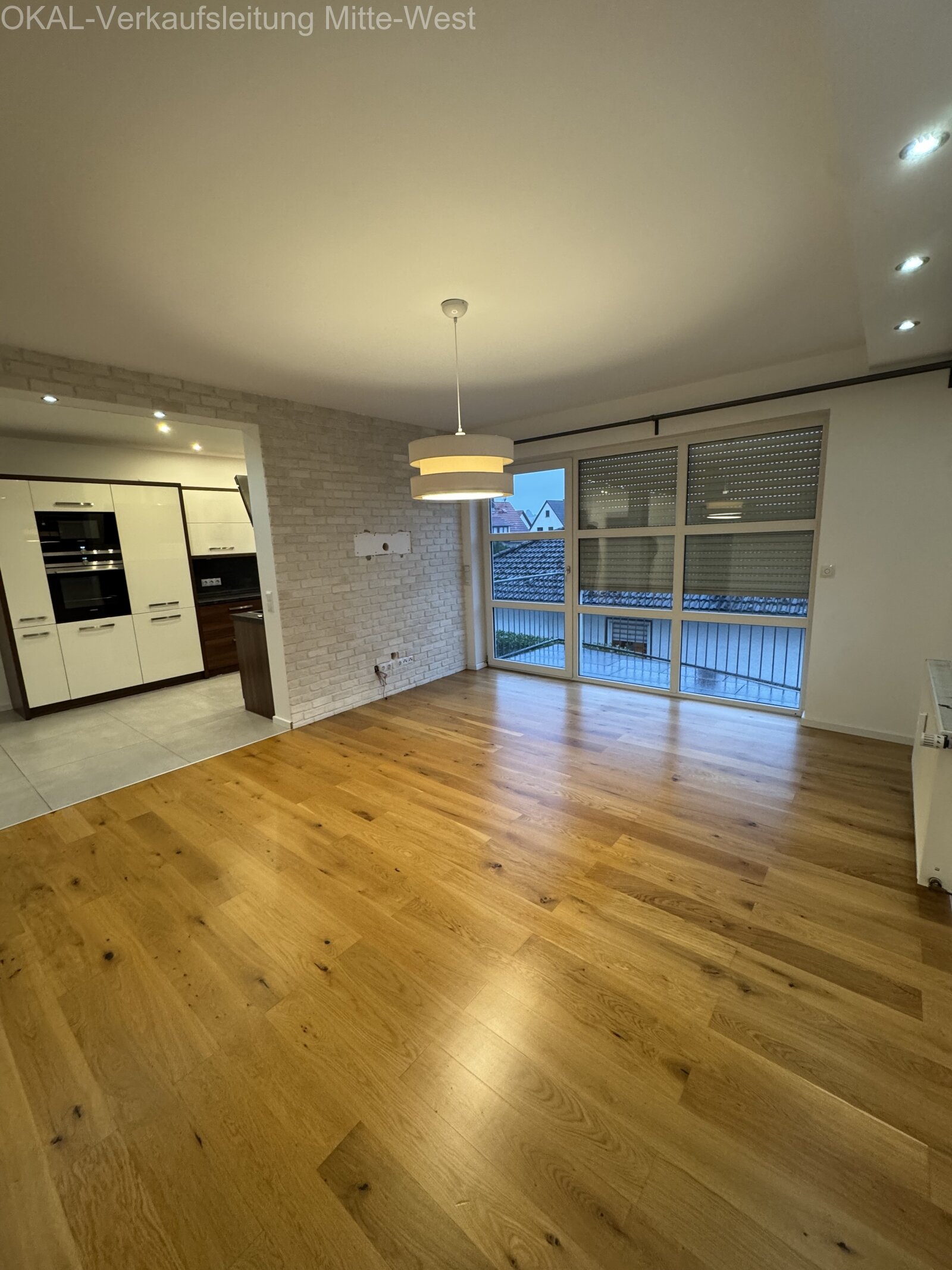 Top Renovierte Eigentumswohnung mit Balkon, Tiefgarage, Kellerraum und Gartenmitbenutzung