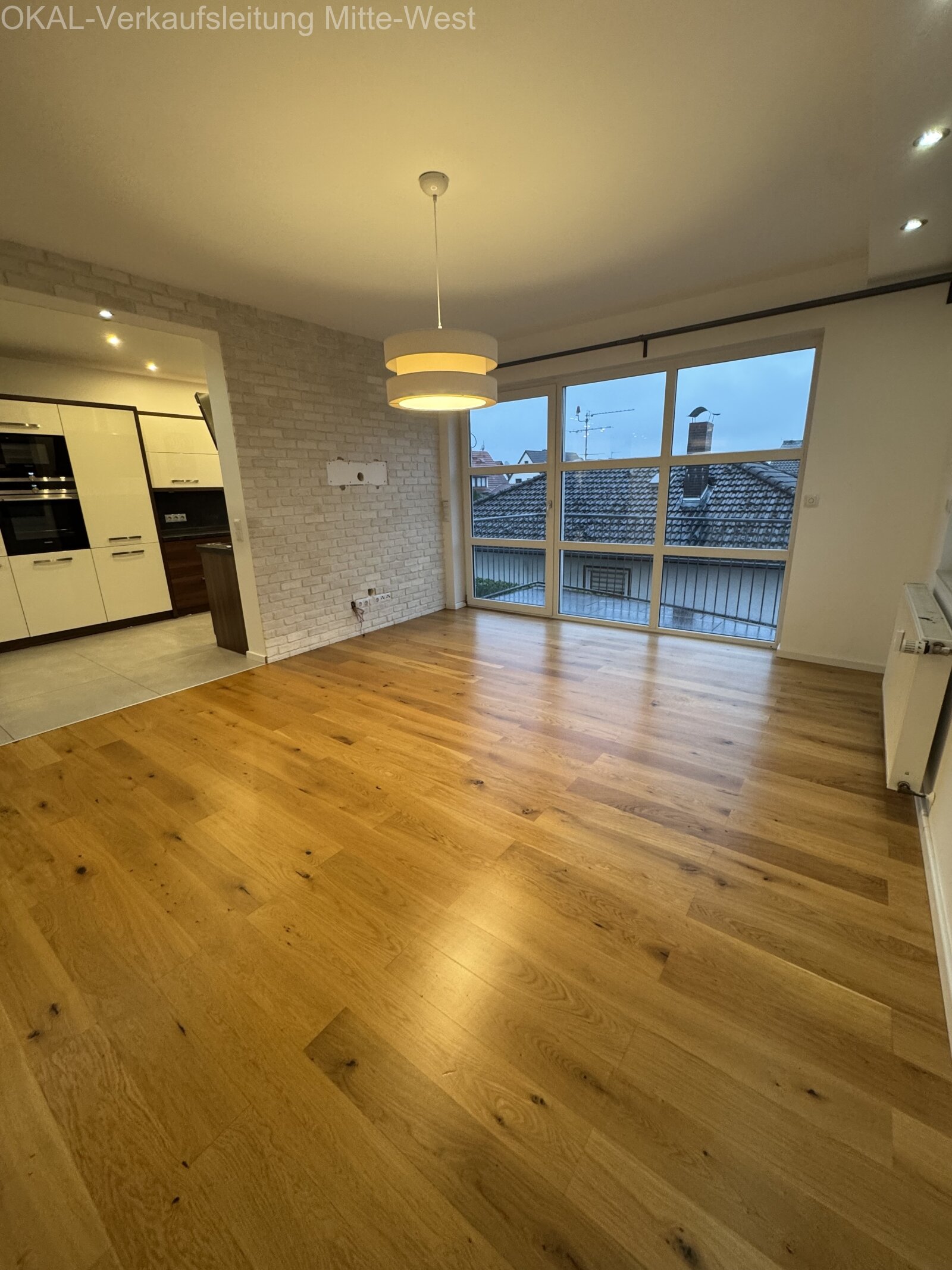 Top Renovierte Eigentumswohnung mit Balkon, Tiefgarage, Kellerraum und Gartenmitbenutzung