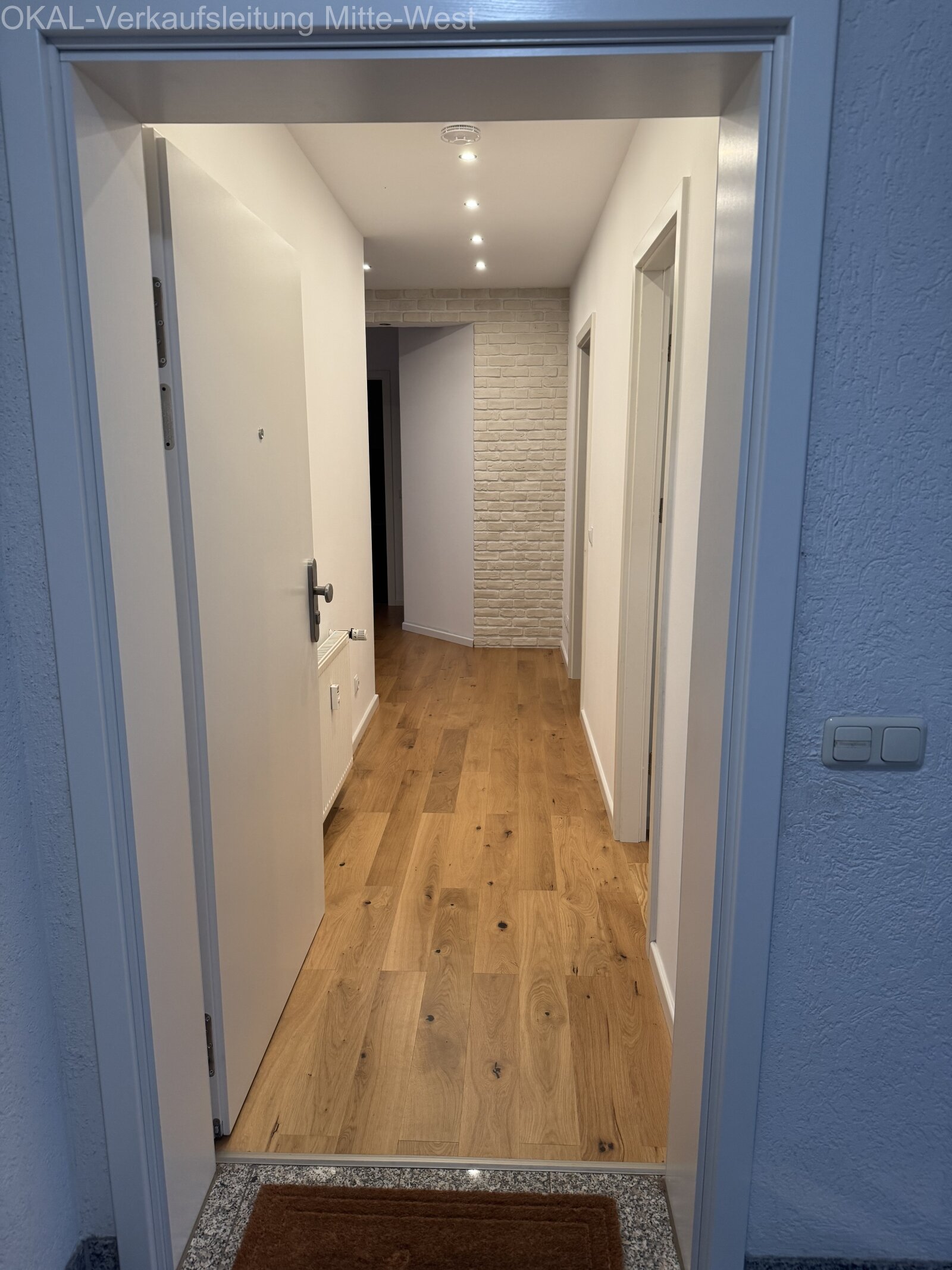 Top Renovierte Eigentumswohnung mit Balkon, Tiefgarage, Kellerraum und Gartenmitbenutzung