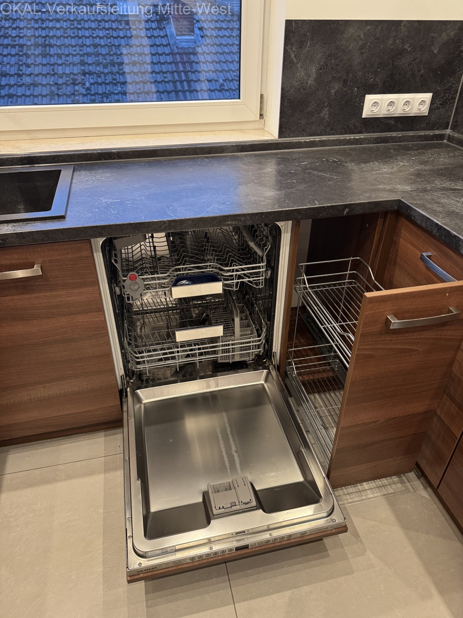 Top Renovierte Eigentumswohnung mit Balkon, Tiefgarage, Kellerraum und Gartenmitbenutzung