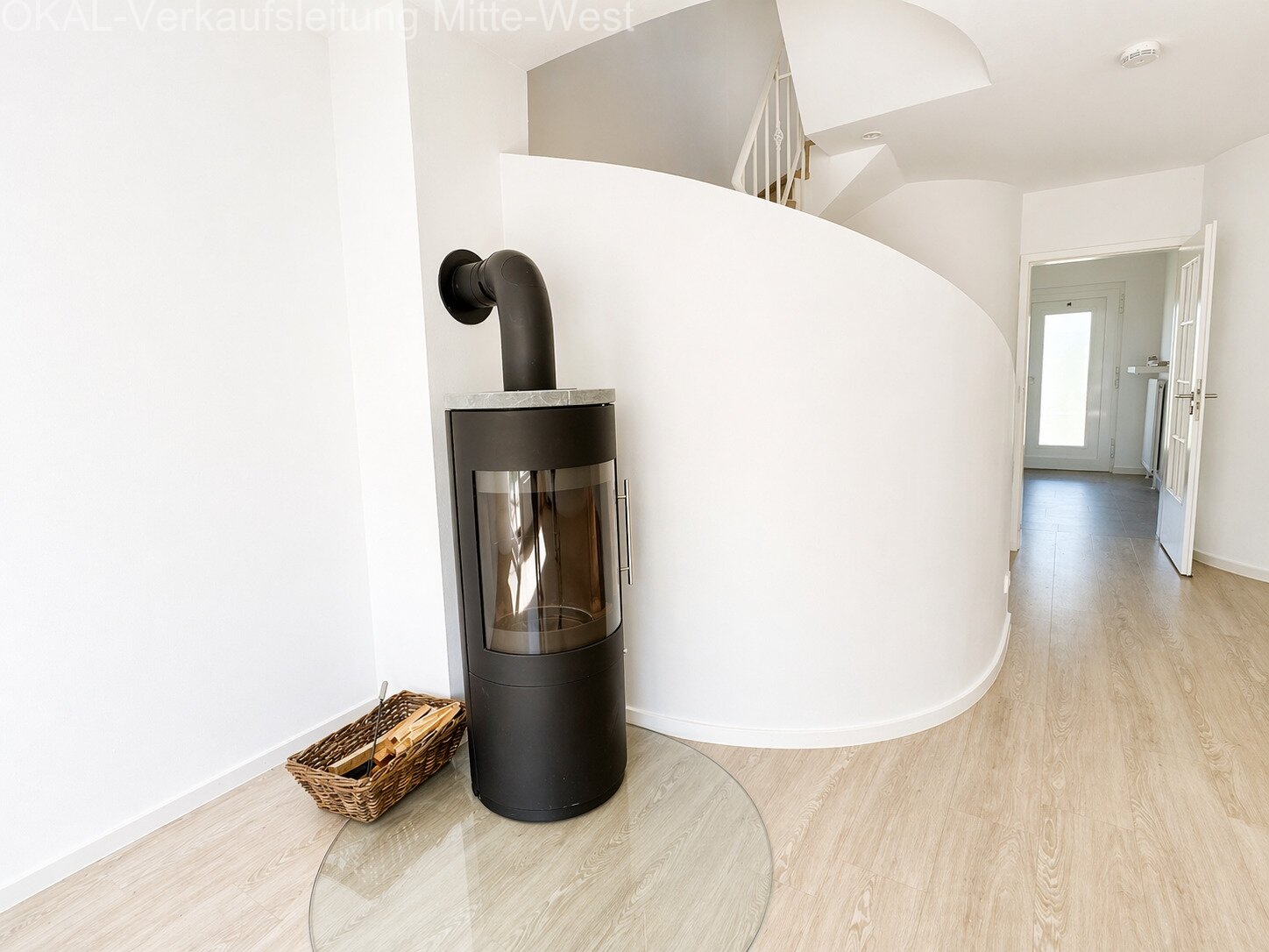 Moderne Eleganz mit Wohlfühlcharakter – Architektonisch besonderes Zuhause mit Gartenidylle