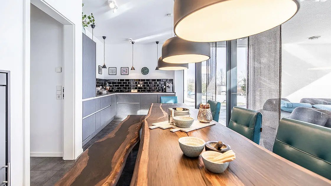 Bauhausstil in absoluter Vollendung - Ein Terrassenhaus der Extraklasse! Mit Wohnkeller.