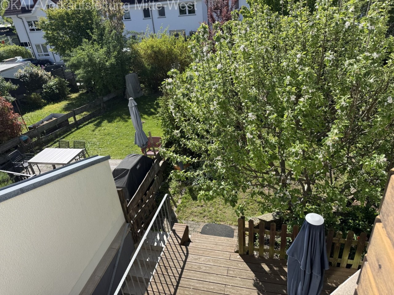 12Blick v Balkon Kellertreppe